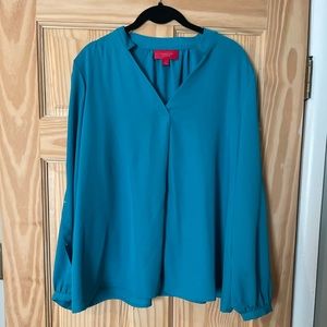 Beautiful Jennifer Lopez blouse